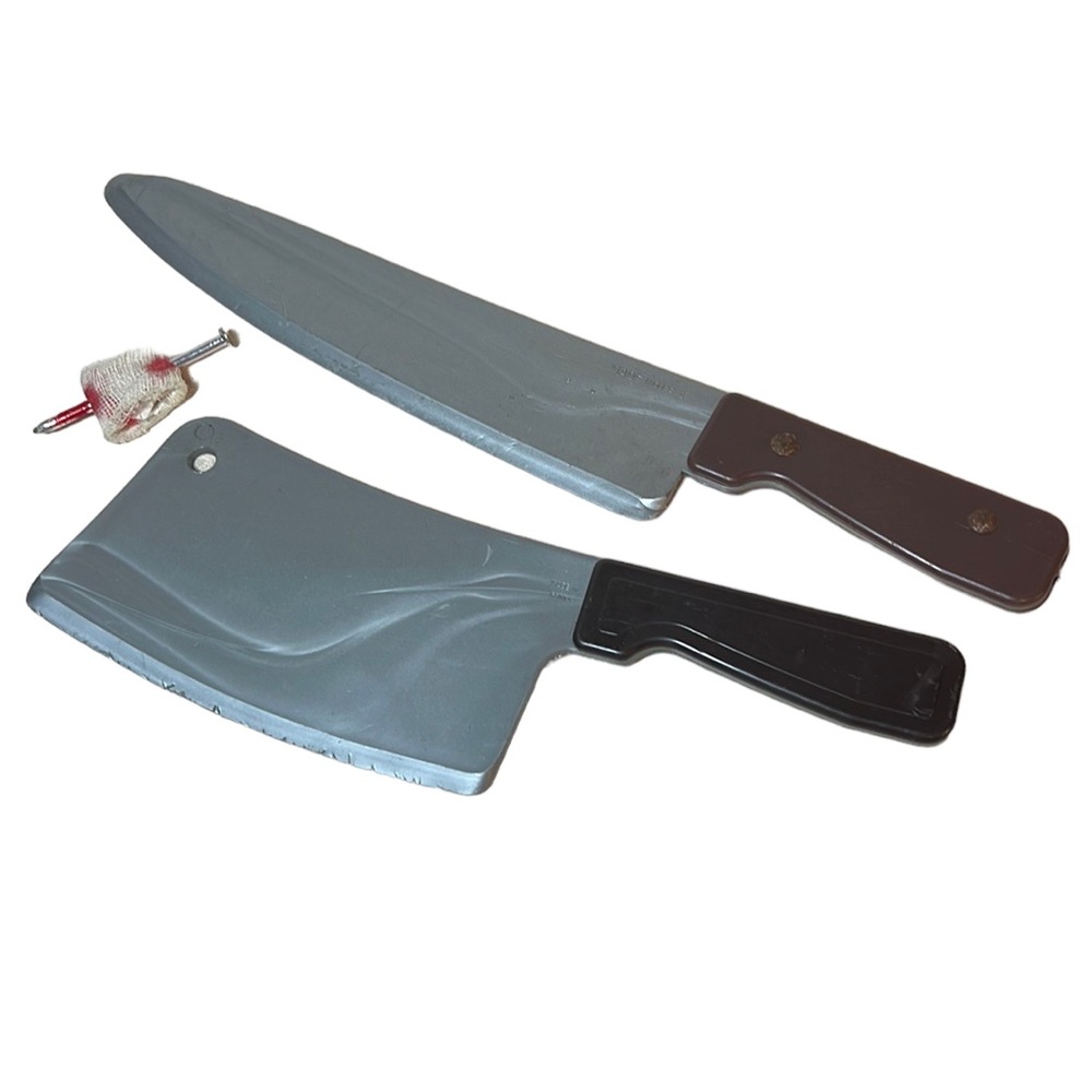 Theatre prop knives